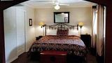 Vineyard Court Designer Suites Hotel Room