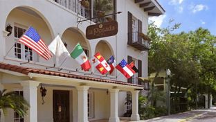 La Posada Hotel & Suites