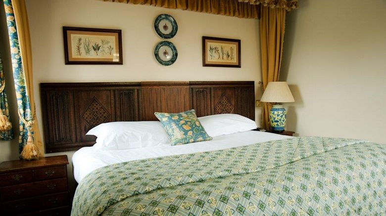 <b>Noel Arms Hotel Room</b>. Images powered by <a href="https://iceportal.shijigroup.com/" title="IcePortal" target="_blank">IcePortal</a>.