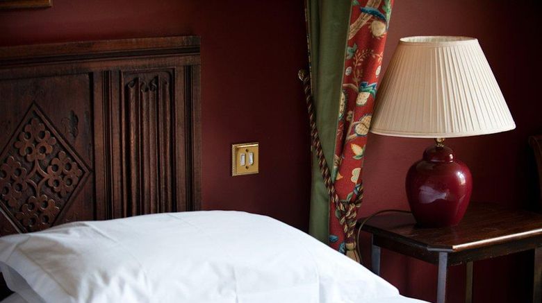 <b>Noel Arms Hotel Room</b>. Images powered by <a href="https://iceportal.shijigroup.com/" title="IcePortal" target="_blank">IcePortal</a>.