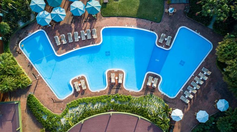 <b>Porta Hotel del Lago Pool</b>. Images powered by <a href="https://iceportal.shijigroup.com/" title="IcePortal" target="_blank">IcePortal</a>.