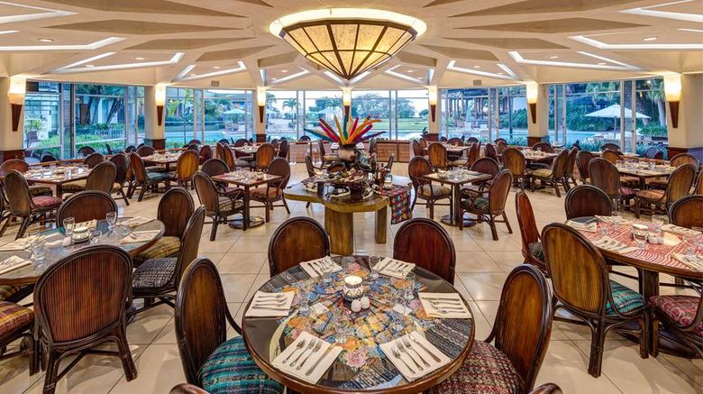 <b>Porta Hotel del Lago Restaurant</b>. Images powered by <a href="https://iceportal.shijigroup.com/" title="IcePortal" target="_blank">IcePortal</a>.