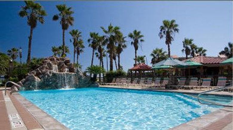 <b>Isla Grand Beach Resort Pool</b>. Images powered by <a href="https://iceportal.shijigroup.com/" title="IcePortal" target="_blank">IcePortal</a>.