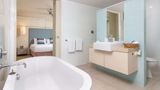 201 Lake Street - Cairns Room