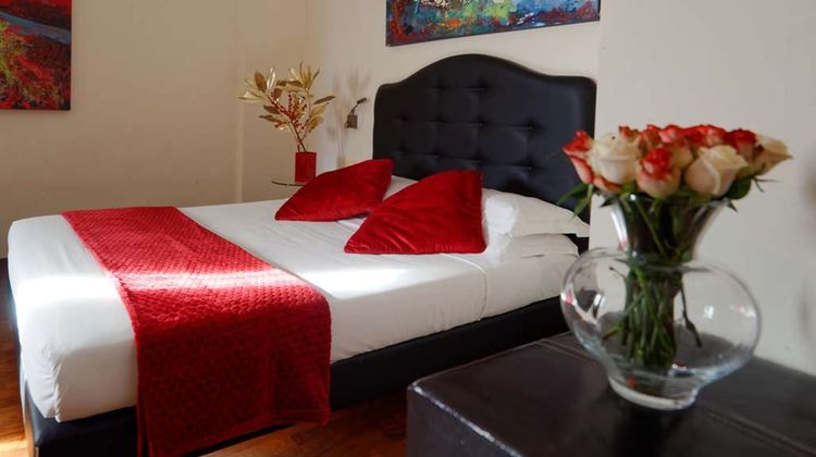 The Classic Roma Room