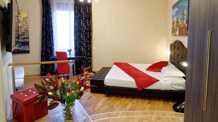 The Classic Roma Room