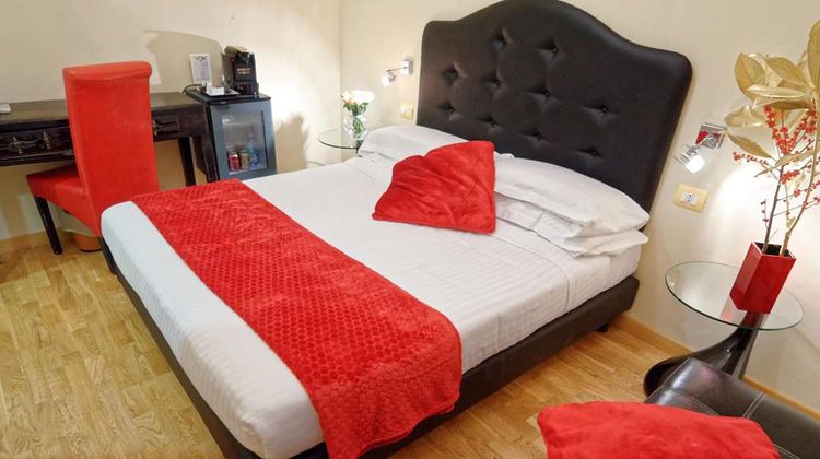 The Classic Roma Room