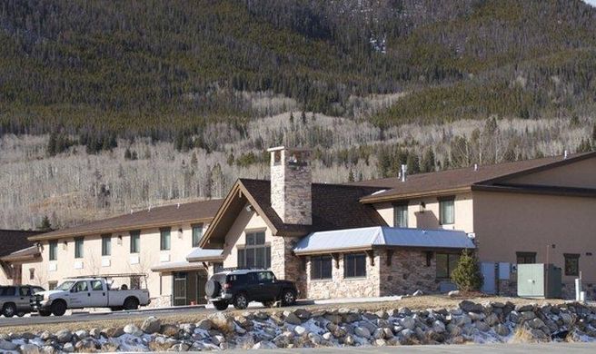 Alpine Inn Exterior