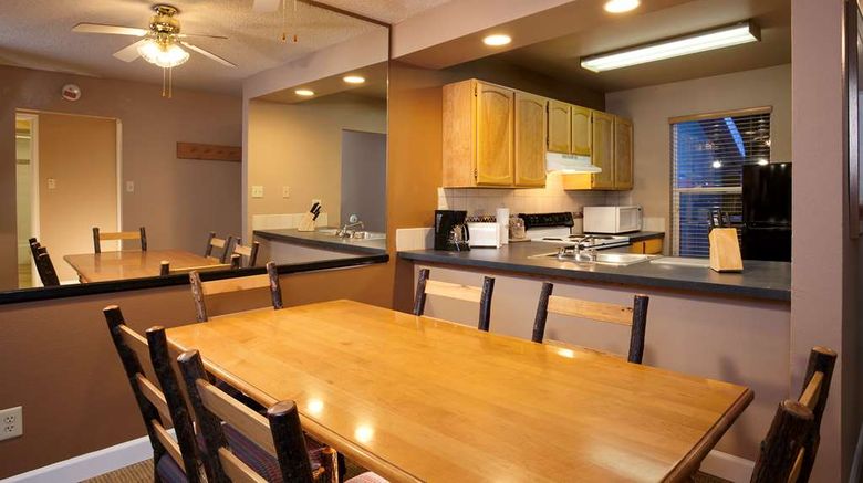 <b>Legacy Vacation Club Room</b>. Images powered by <a href="https://iceportal.shijigroup.com/" title="IcePortal" target="_blank">IcePortal</a>.