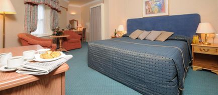 Coulsdon Manor Hotel Room