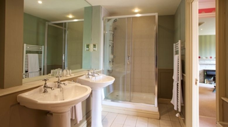 <b>Risley Hall Hotel & Spa Suite</b>. Images powered by <a href="https://iceportal.shijigroup.com/" title="IcePortal" target="_blank">IcePortal</a>.