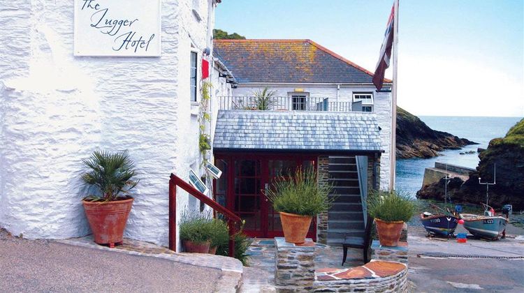 The Lugger Hotel Exterior