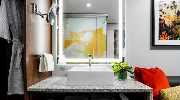 Hotel Arts Suite
