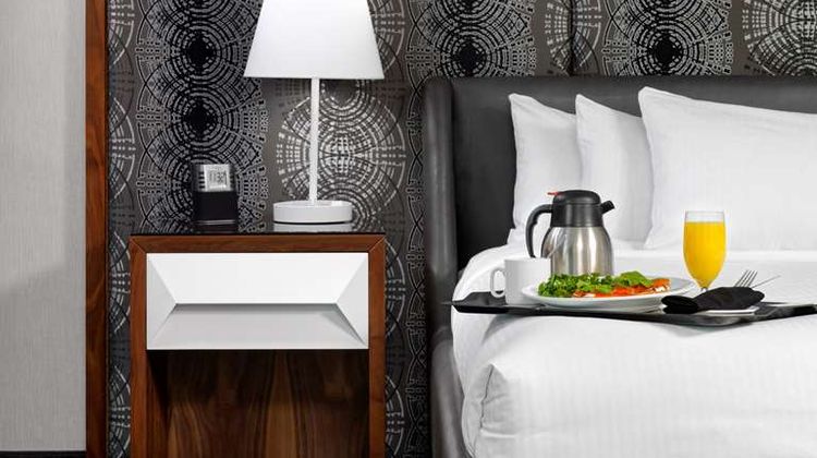 Hotel Arts Room