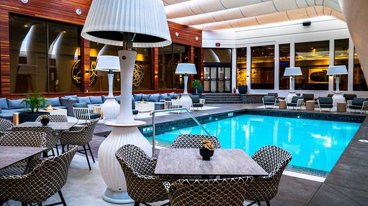 Hotel Arts Pool