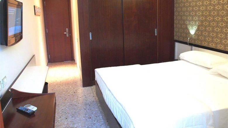 <b>Hotel Gusmay Rotondo Room</b>. Images powered by <a href="https://iceportal.shijigroup.com/" title="IcePortal" target="_blank">IcePortal</a>.