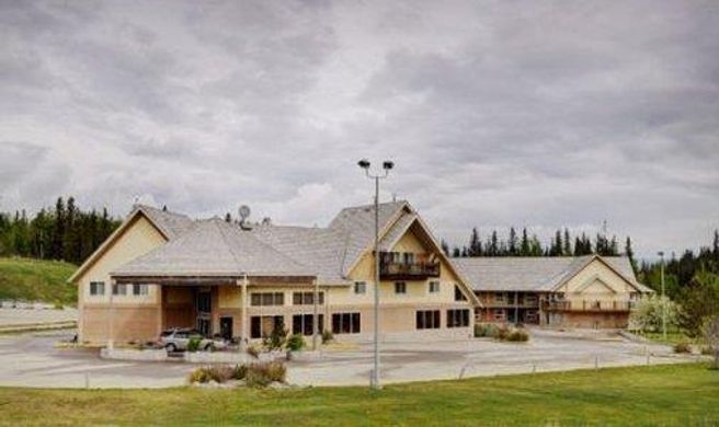 Lakeview Inn & Suites Hinton Exterior