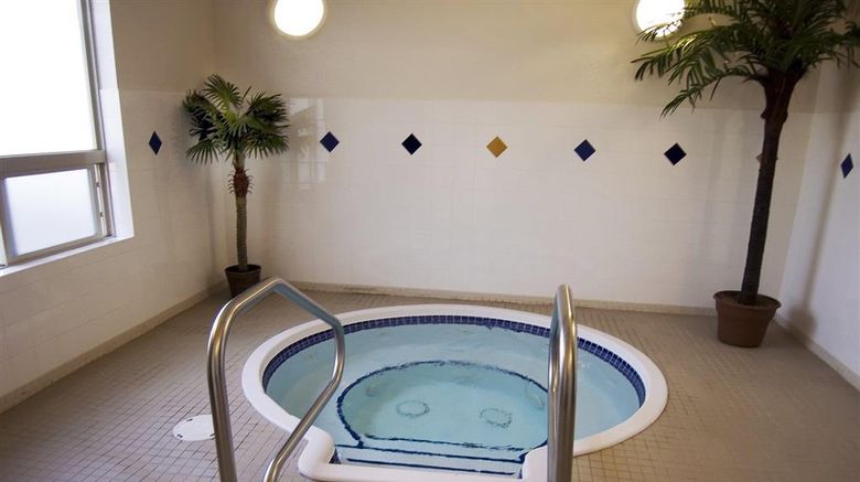 <b>Lakeview Inn & Suites Slave Lake Health</b>. Images powered by <a href="https://iceportal.shijigroup.com/" title="IcePortal" target="_blank">IcePortal</a>.