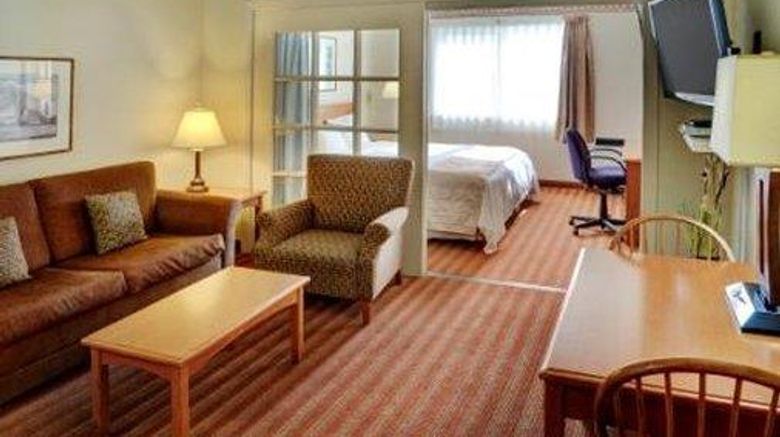 <b>Lakeview Inn & Suites Brandon Suite</b>. Images powered by <a href="https://iceportal.shijigroup.com/" title="IcePortal" target="_blank">IcePortal</a>.