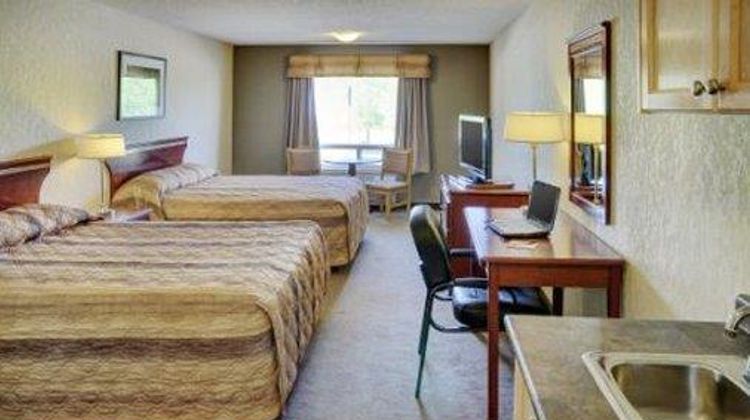 Lakeview Inn & Suites Fort Nelson Room