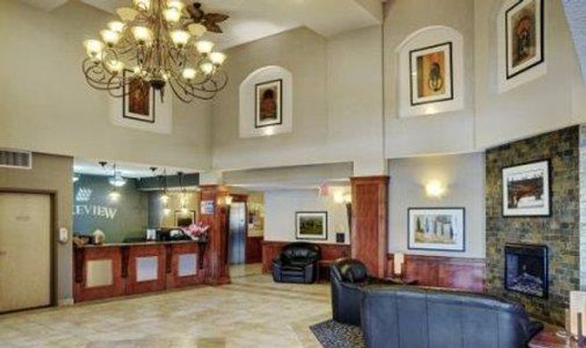Lakeview Inn & Suites Fort Nelson Lobby