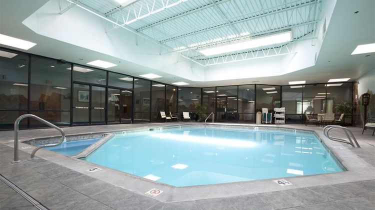 Grand Vista Hotel Pool