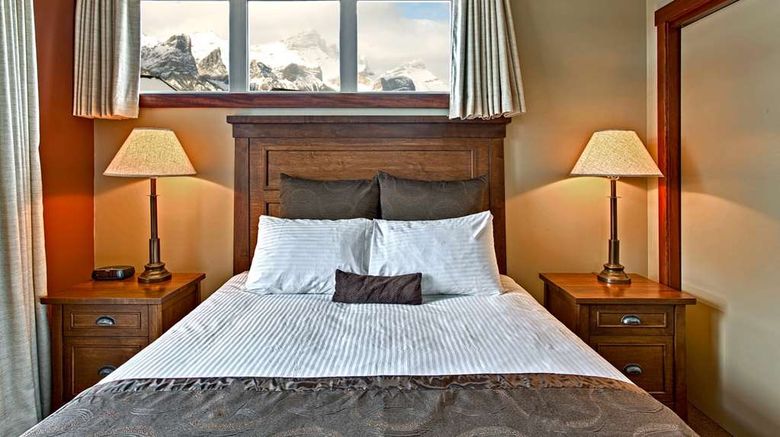 Blackstone Mountain Lodge Room. Images powered by <a href="https://iceportal.shijigroup.com" target="_blank" rel="noopener">Ice Portal</a>.