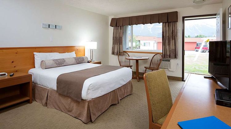 Rocky Mountain Ski Lodge Room