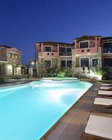 Aeolis Apartments & Studios