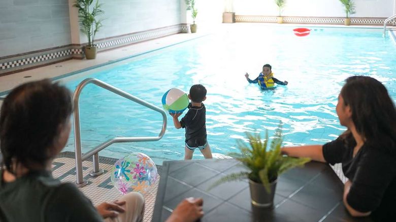 <b>Rodd Grand Hotel Pool</b>. Images powered by <a href="https://iceportal.shijigroup.com/" title="IcePortal" target="_blank">IcePortal</a>.