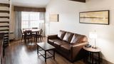 <b>Rodd Royalty Inn & Suites Suite</b>. Images powered by <a href="https://iceportal.shijigroup.com/" title="IcePortal" target="_blank">IcePortal</a>.