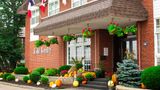 <b>Rodd Royalty Inn & Suites Exterior</b>. Images powered by <a href="https://iceportal.shijigroup.com/" title="IcePortal" target="_blank">IcePortal</a>.