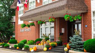 Rodd Royalty Inn & Suites