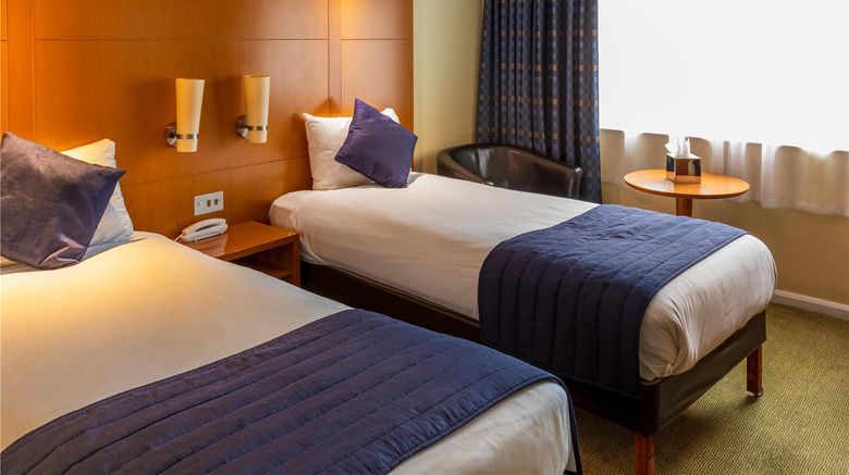 <b>Britannia Leeds Bradford Airport Room</b>. Images powered by <a href="https://iceportal.shijigroup.com/" title="IcePortal" target="_blank">IcePortal</a>.