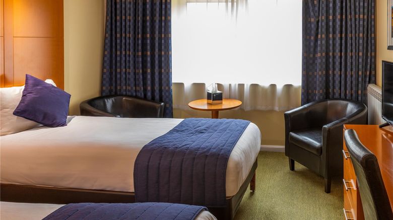 <b>Britannia Leeds Bradford Airport Room</b>. Images powered by <a href="https://iceportal.shijigroup.com/" title="IcePortal" target="_blank">IcePortal</a>.