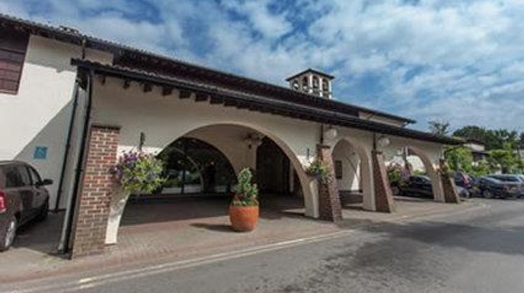 Europa Gatwick Hotel Exterior
