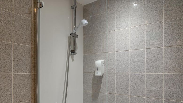<b>Hotel Royal Bath Room</b>. Images powered by <a href="https://iceportal.shijigroup.com/" title="IcePortal" target="_blank">IcePortal</a>.