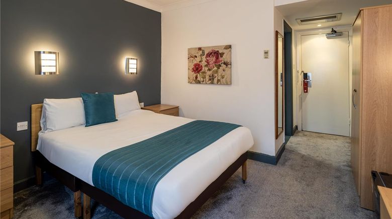 <b>Britannia Bolton Hotel Room</b>. Images powered by <a href="https://iceportal.shijigroup.com/" title="IcePortal" target="_blank">IcePortal</a>.