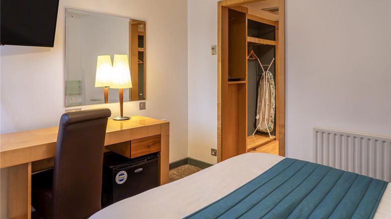 <b>Britannia Bolton Hotel Room</b>. Images powered by <a href="https://iceportal.shijigroup.com/" title="IcePortal" target="_blank">IcePortal</a>.