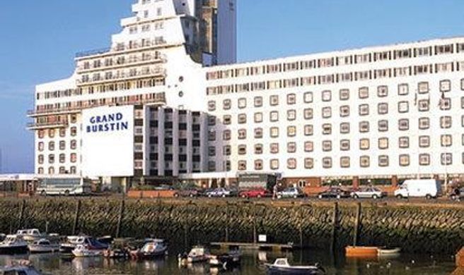Grand Burstin Hotel Exterior