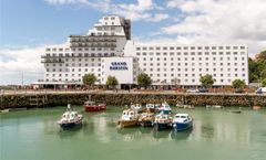 Grand Burstin Hotel