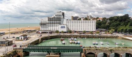 Grand Burstin Hotel Exterior