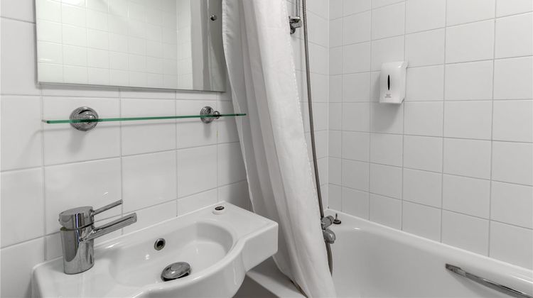 Grand Burstin Hotel Room