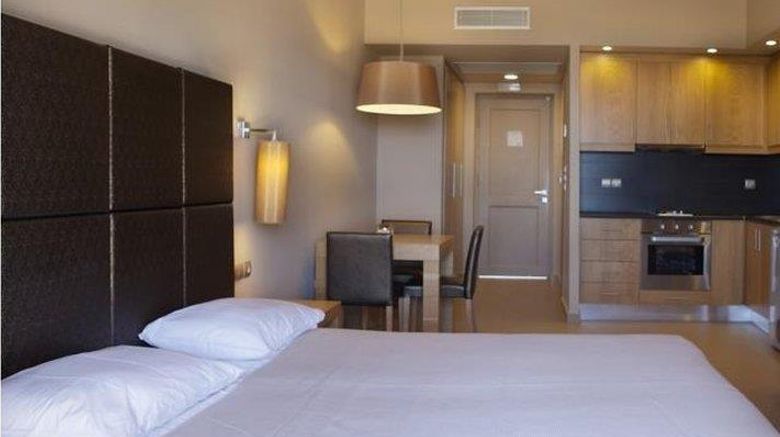 <b>Anaxo Resort Room</b>. Images powered by <a href="https://iceportal.shijigroup.com/" title="IcePortal" target="_blank">IcePortal</a>.