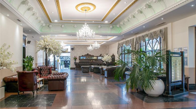 <b>The Royal Court Hotel Lobby</b>. Images powered by <a href="https://iceportal.shijigroup.com/" title="IcePortal" target="_blank">IcePortal</a>.
