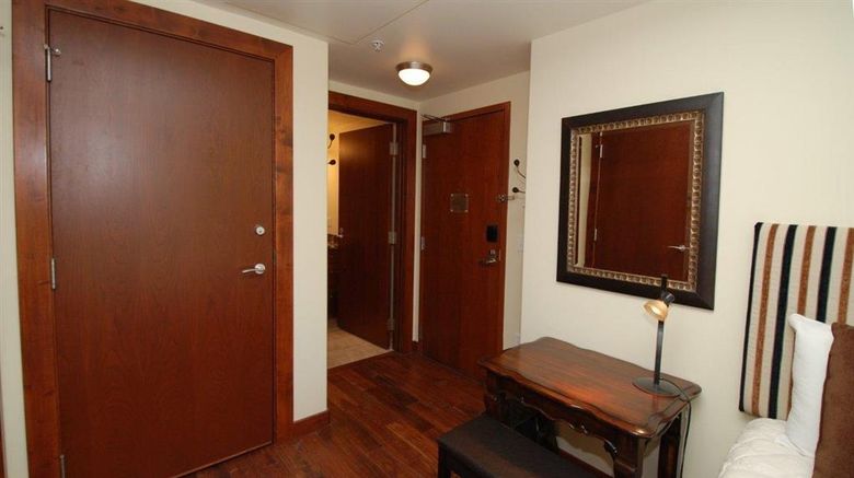 <b>The Lowell Condominiums Lobby</b>. Images powered by <a href="https://iceportal.shijigroup.com/" title="IcePortal" target="_blank">IcePortal</a>.