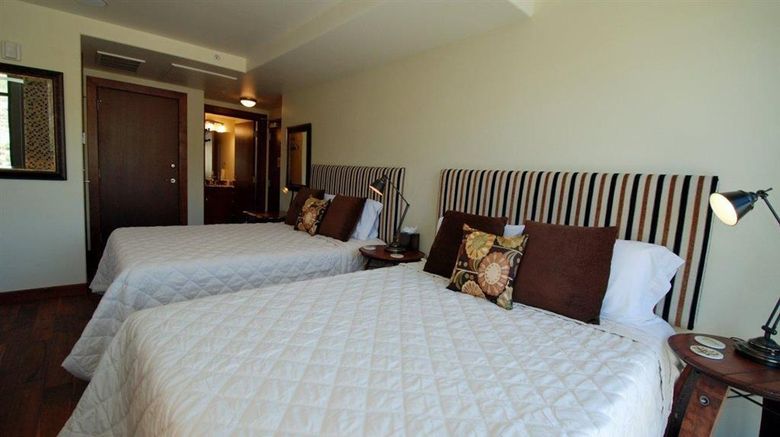 <b>The Lowell Condominiums Lobby</b>. Images powered by <a href="https://iceportal.shijigroup.com/" title="IcePortal" target="_blank">IcePortal</a>.