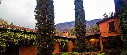 Hotel Atitlan Exterior