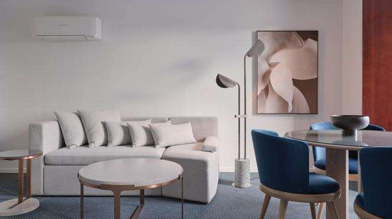 <b>RACV Hobart Hotel Suite</b>. Images powered by <a href="https://iceportal.shijigroup.com/" title="IcePortal" target="_blank">IcePortal</a>.