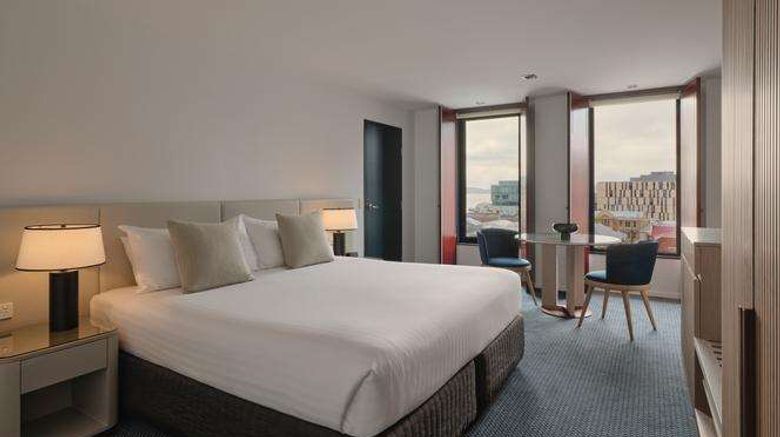 <b>RACV Hobart Hotel Room</b>. Images powered by <a href="https://iceportal.shijigroup.com/" title="IcePortal" target="_blank">IcePortal</a>.